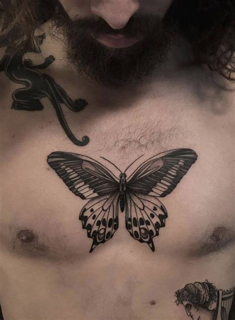 tatuajes de pecho hombre|Tatuajes en el pecho para hombres